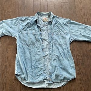 Vintage Levi’s denim shirt oversized